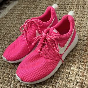 Bright pink Nike shoes. Size 4.5